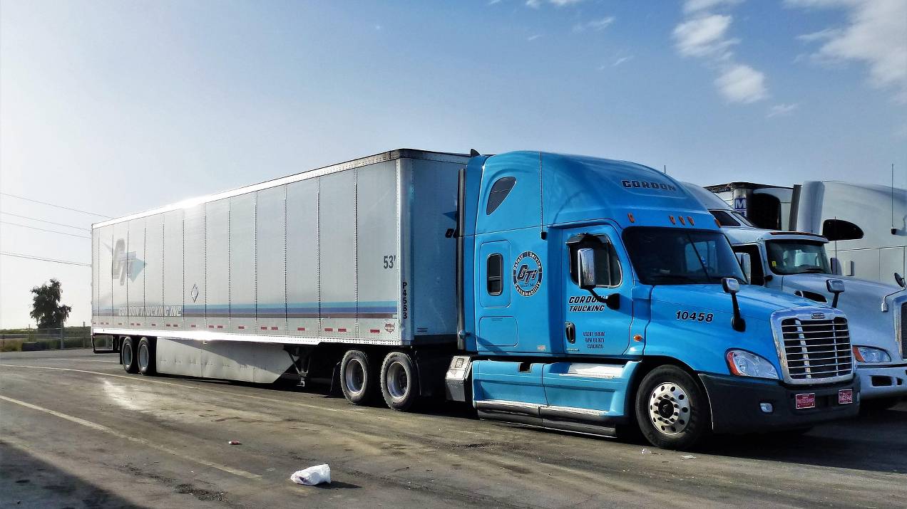 Logistics Operator in Colombia: What It Is, Services, and Why to Outsource Your International Cargo 