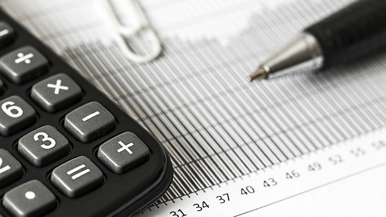 Impuestos adicionales en importaciones: IVA, antidumping y más | Guía 2025 