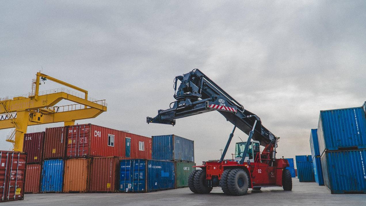 ¿Cómo proyectar costos totales de importación? | Guía 2025 